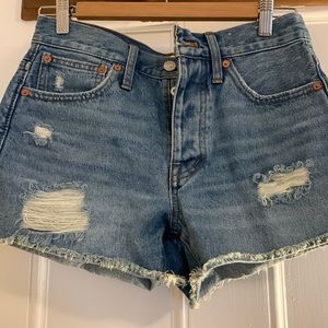 Madewell Relaxed Denim Shorts in Homecrest Wash 23